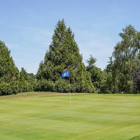 N°38, Golf Et Piscine Commune, 2 *